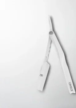 L3VEL3 - Milly Clutch Razor Holder Frost White