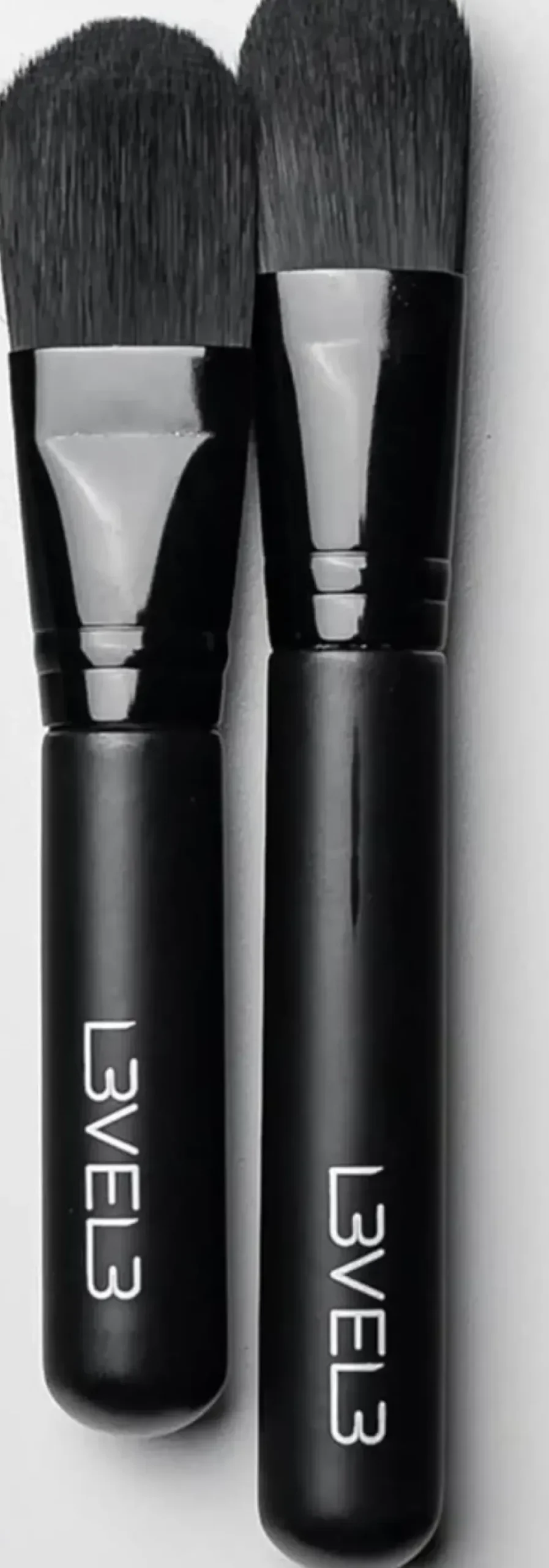 L3VEL3 - 2 Pcs Face Mask Brush Set