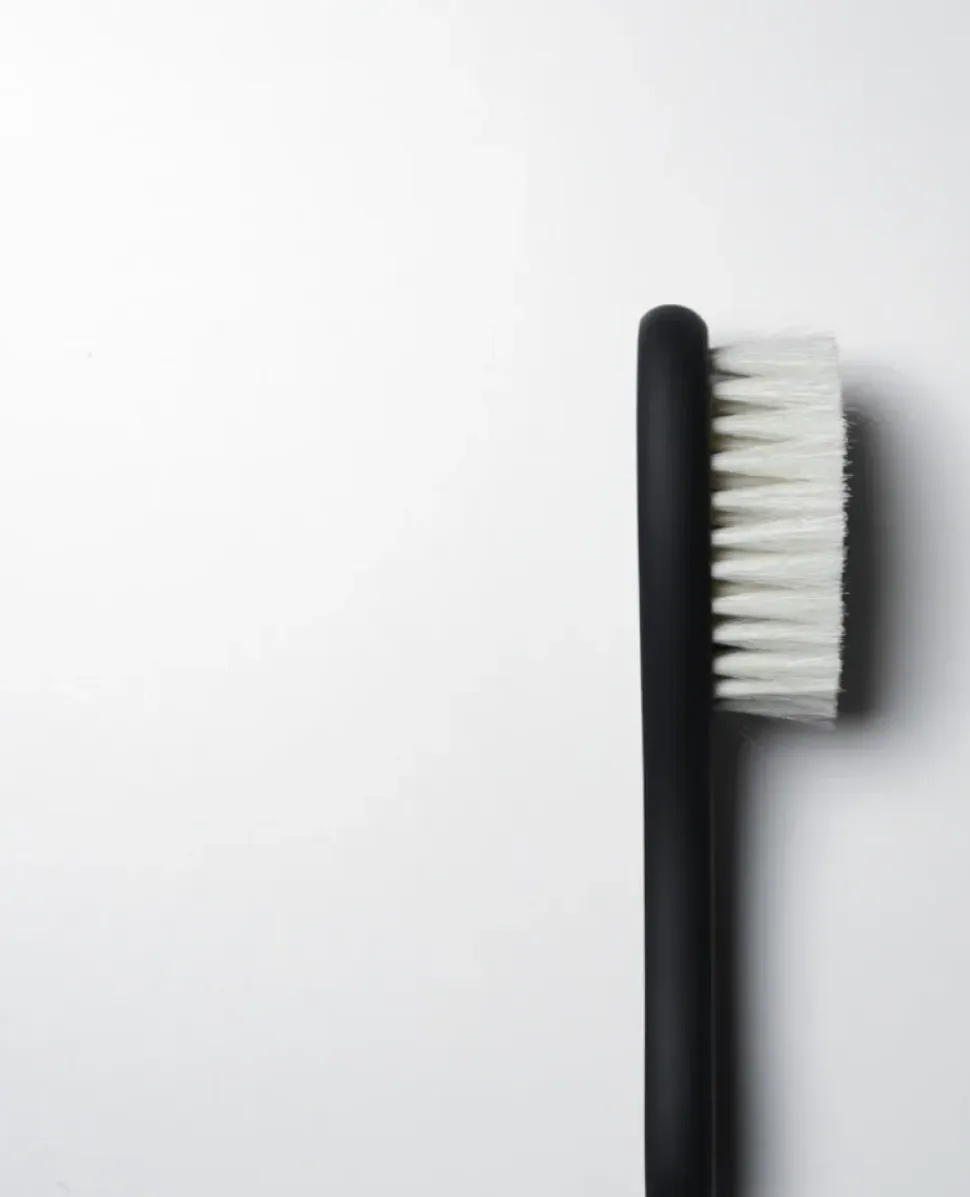 L3VEL3 Professional Soft Bristle Brush
