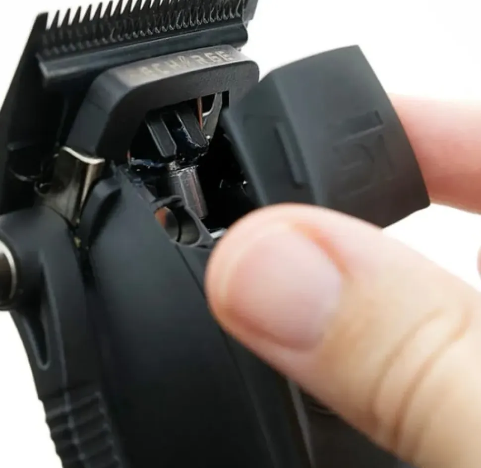 Supreme Trimmer Recharge ™ Clipper Black
